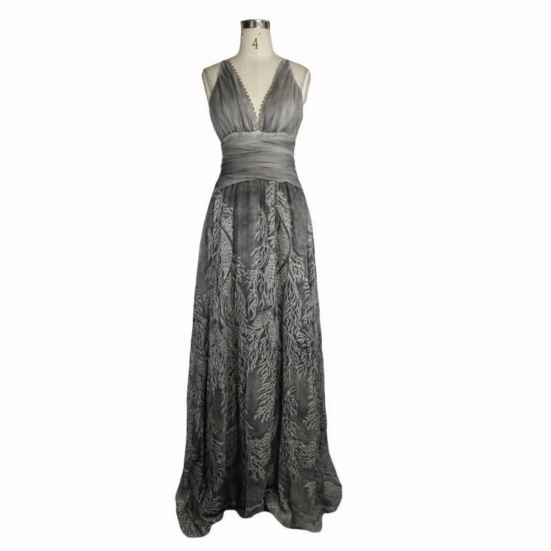 Atemberaubendes gotisches Brautkleid mit Stickerei für Damen