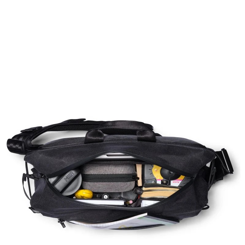 Chrome Kadet Max WP - Bolso bandolera 15" 39.5 cm (black)