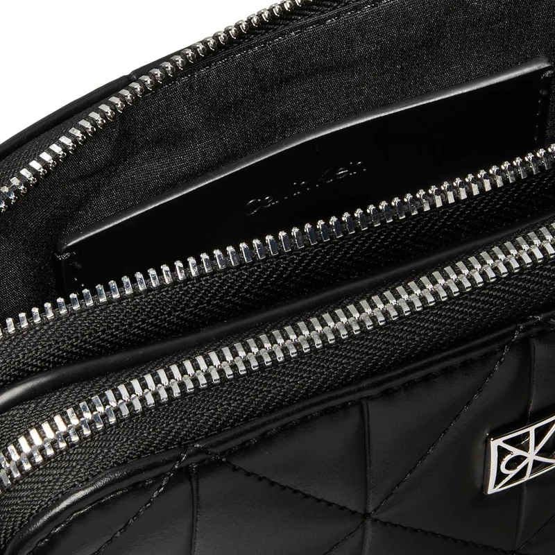 Calvin Klein Quilted Emblem - Bolso bandolera 18 cm (black)