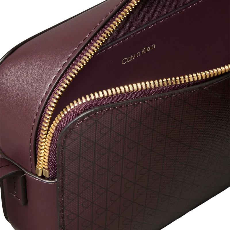 Calvin Klein Emblem - Bolso bandolera 21 cm (red)