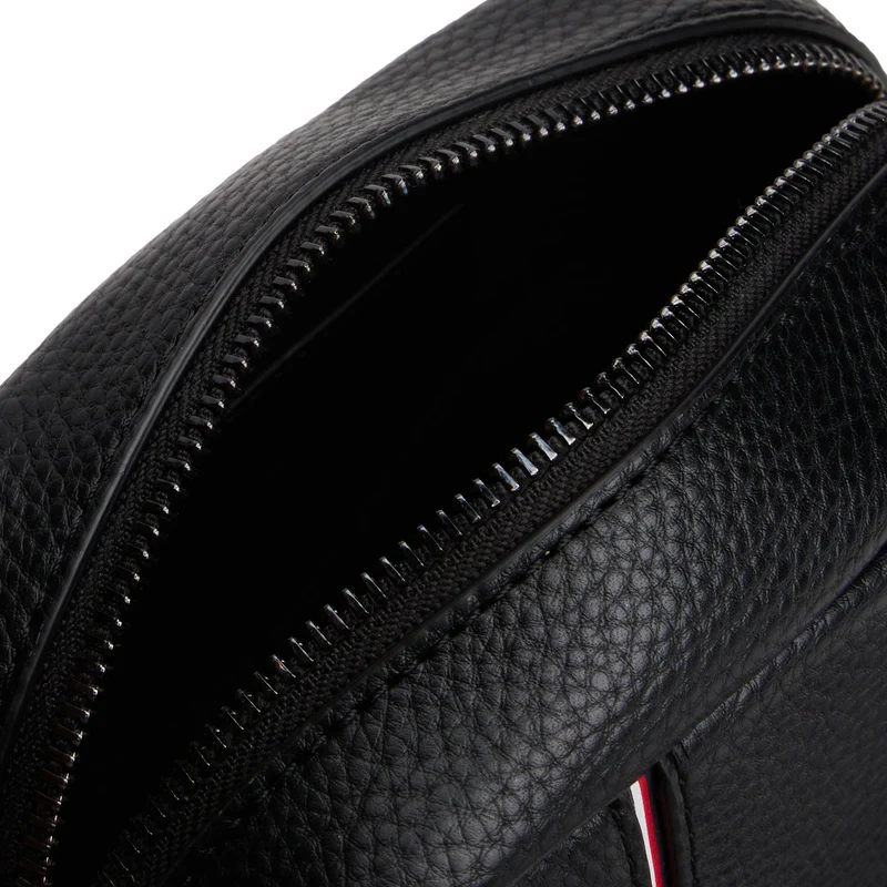 Tommy Hilfiger Central - Mini bandolera 22 cm (black)
