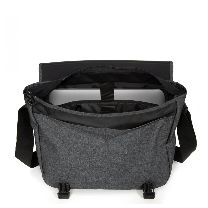 Eastpak Delegate + - Bolso bandolera 17" 38.5 cm (black denim)